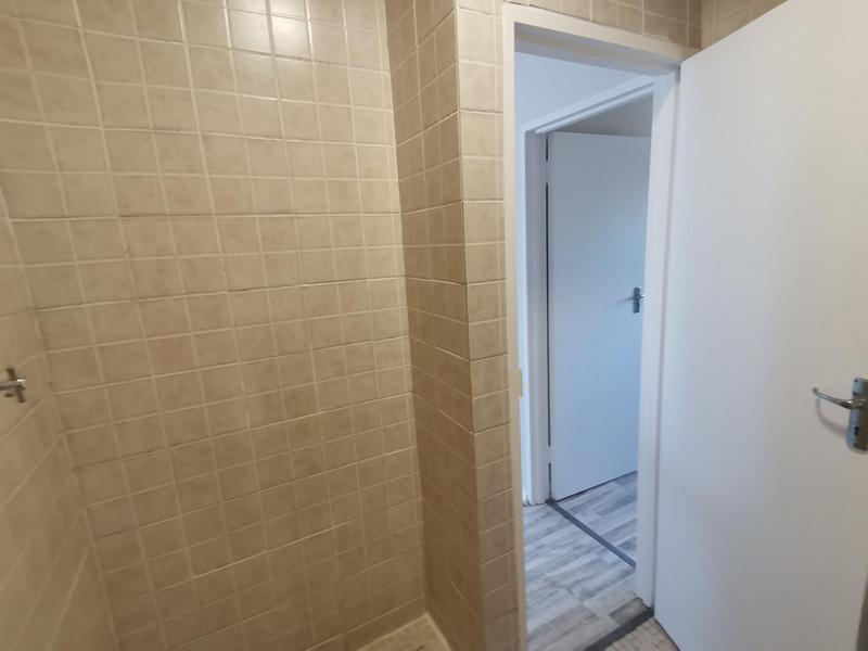2 Bedroom Property for Sale in Pinelands Western Cape
